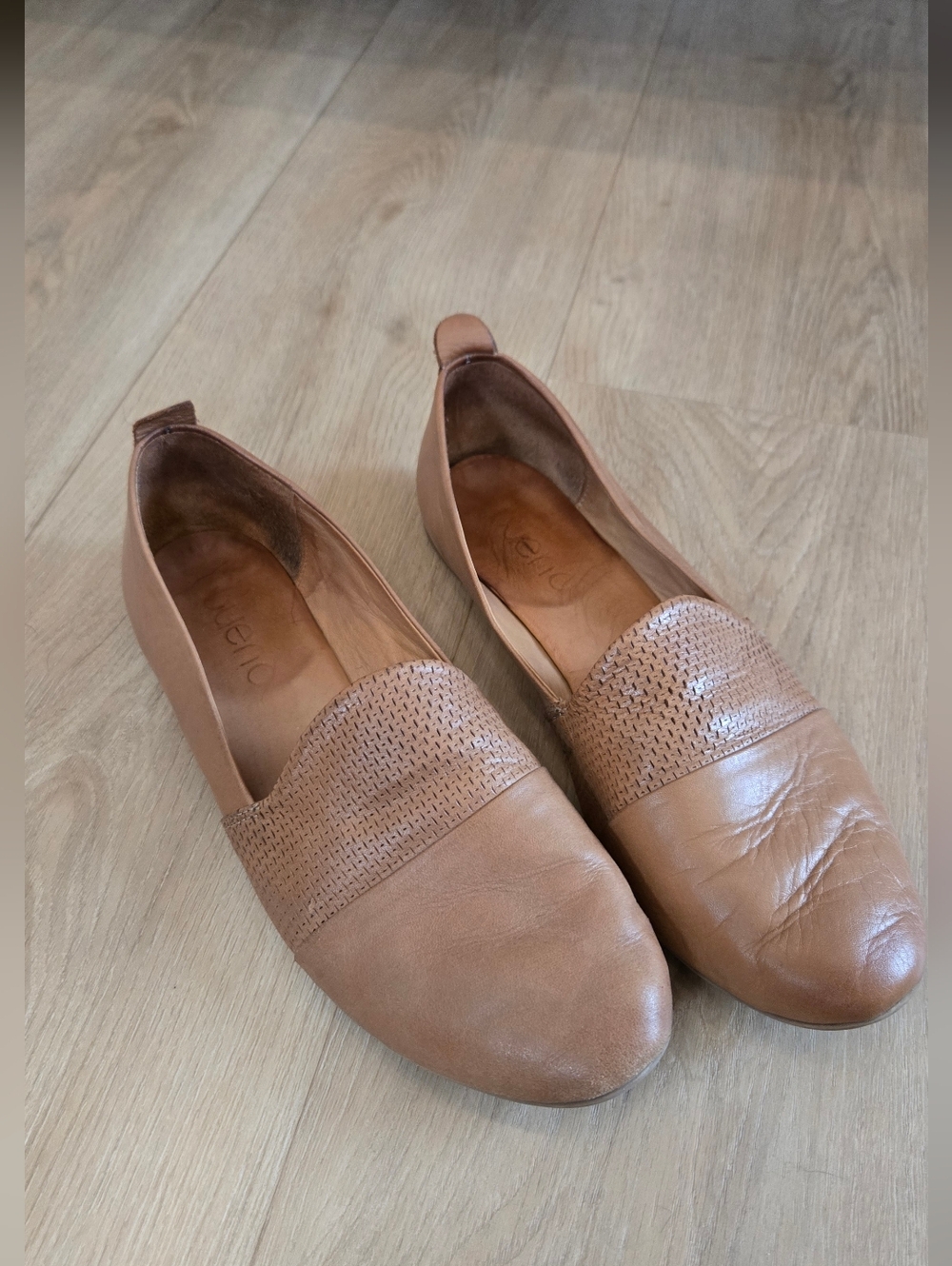 Bueno Leather Flats